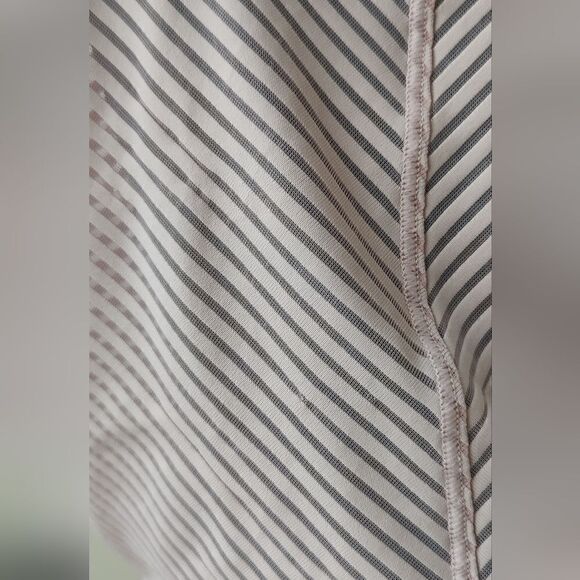 Lululemon Women's Sheer Striped Top Size 4 - Picture 10 of 10